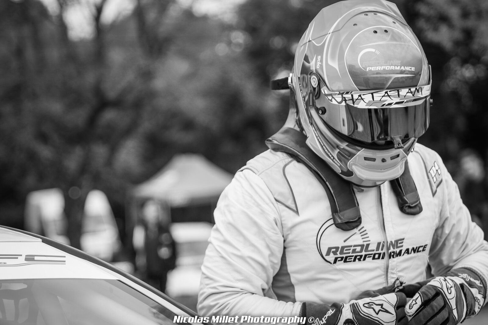 Yann Machka en tenue de pilote Redline Performance